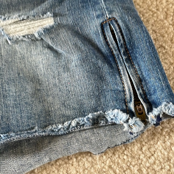 Size 15 Arizona Jean company distressed denim shorts - Picture 2 of 5